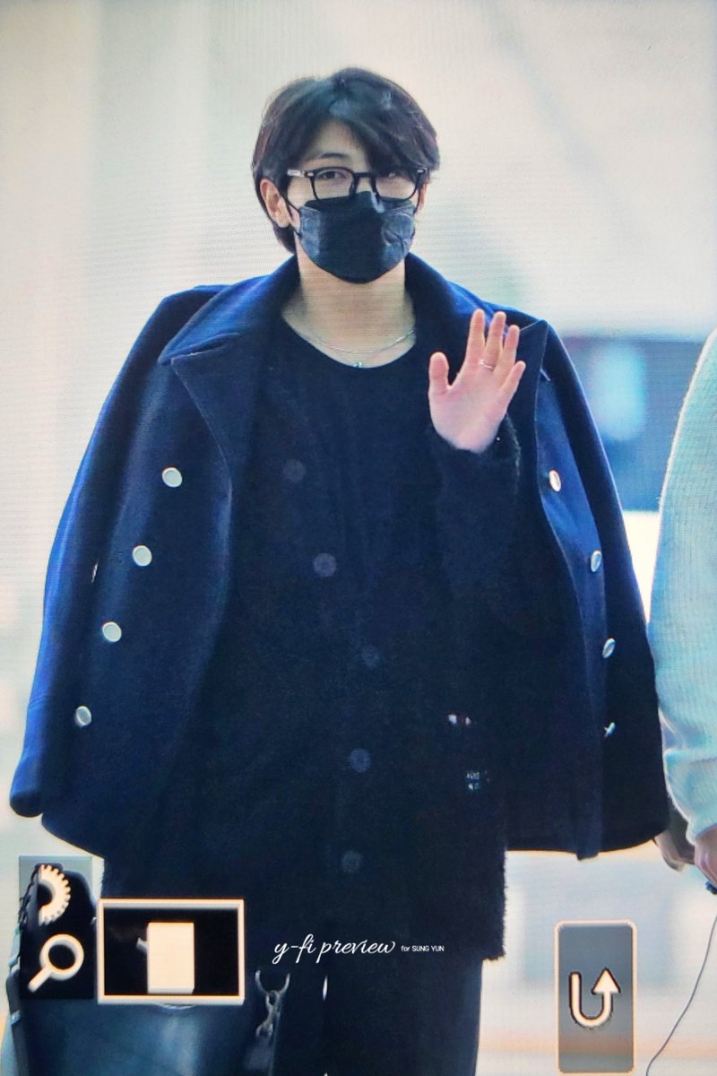 csy950731's tweet photo. 221122 출국

#GoldenChild                             
#골든차일드                                       
#ワイ #Y #와이 #성윤 https://t.co/XC3Lxz2aBW