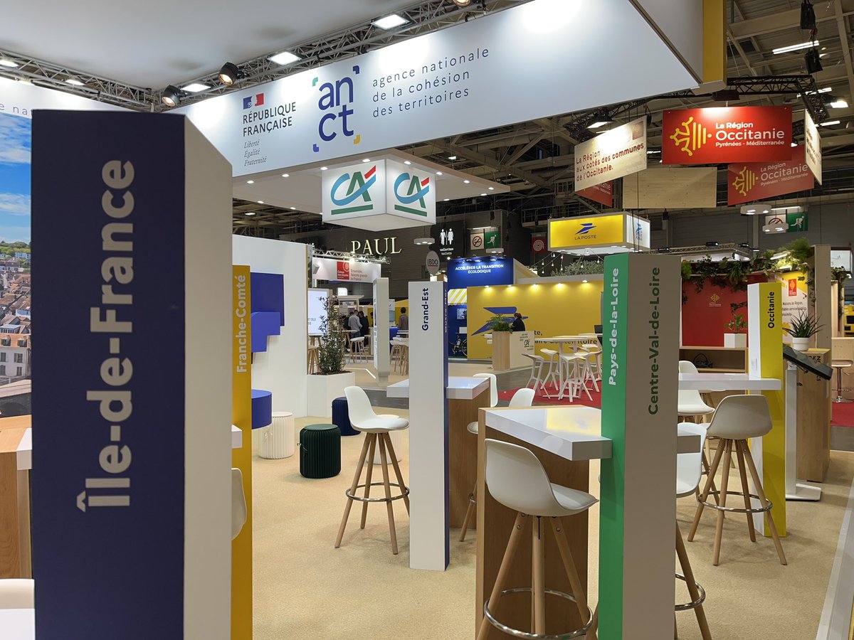 ANCTerritoires's tweet photo. 🚀 C’est parti pour le #SMCL2022 !
👉🏼 Retrouvez-nous au pavillon 4, stand D40 !
➡️ Des chargés de mission régionaux  pour répondre à toutes les questions des élus par territoire 🏡 + un corner #FranceServices dédié 😃 https://t.co/VZCcusmVCZ