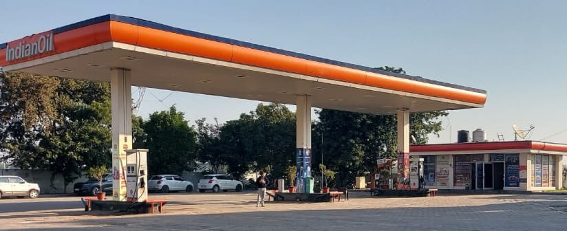 DelhiIocl's tweet photo. Day 24 of 35 days Navy marathon. 

@indiannavy Marathoners covered more than 1000 kms. 

Pit stop: @IndianOilcl RO M/s Dev Brothers, Mahendergarh

Local people &amp; dealers were also invited to attend the program and to spread awareness about health and fitness

#AKAM

@Bohrashyam2 https://t.co/1YptSB8YfY