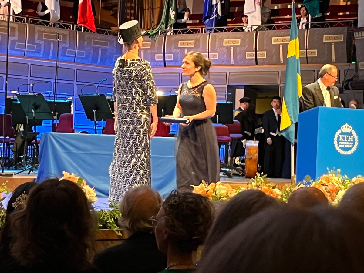 swerim_'s tweet photo. Tre av våra fantastiska forskare har promoverats vid @KTHuniversity - Nuria Fuertes, Zhangting "Ting" He och Tova Jarnerud Örell. Välförtjänt! https://t.co/nu9ULmtPeu