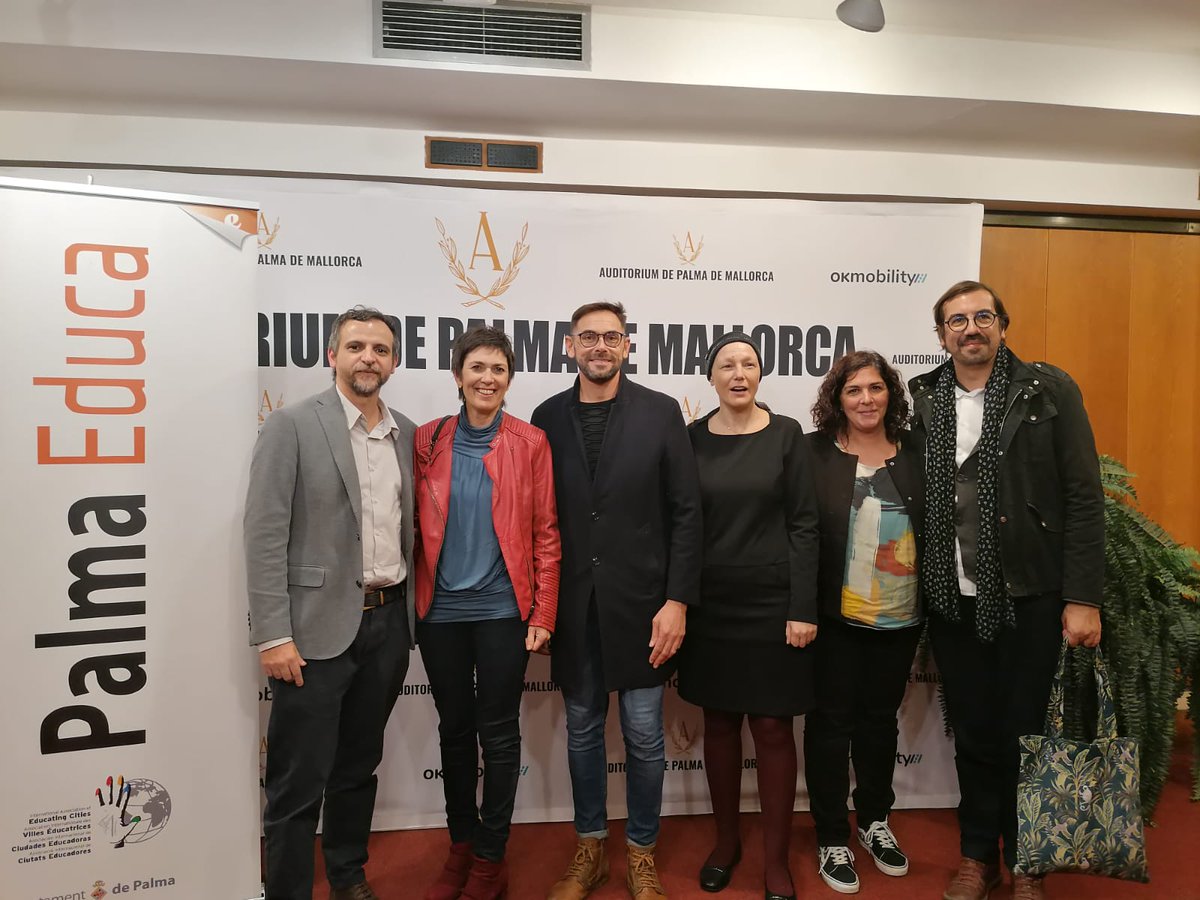 HELENACAYETANO's tweet photo. Acompanyem a l'@ajuntpalma en el seu 40è aniversari de #PalmaEduca. Hem gaudit de la Cantata de la Disputa de l'Ase d'Anselm Turmeda, interpretada per la Banda Municipal de Música de Palma i el cor integrat per l'alumnat de @esm_musicapalma i el @CeipVell. https://t.co/Io95Us8VUy