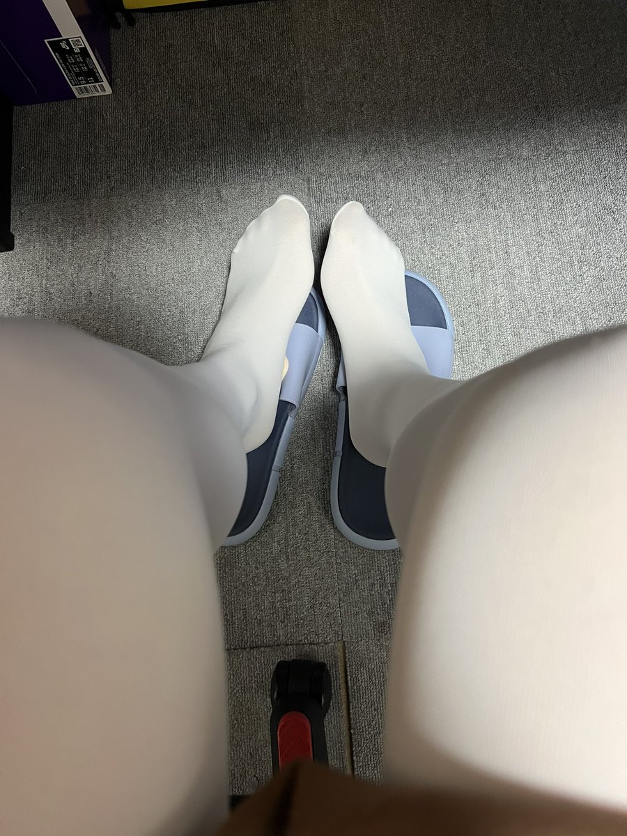 katamuki11's tweet photo. 打游戏标配，塔科夫猛男 https://t.co/Sl6Why8Qgt