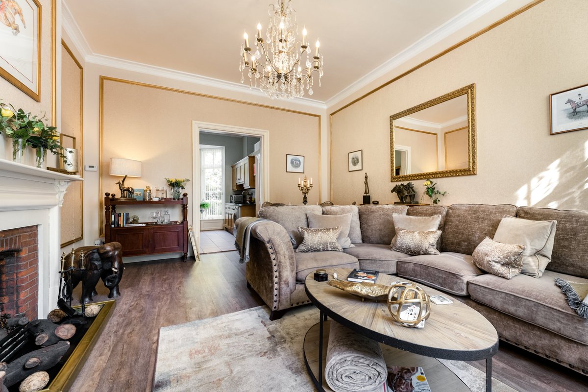 DiscoverNKT's tweet photo. #festivebreaks
Looking for somewhere special to stay this Christmas? Then check out the superb Newmarket Boutique Apartments where you can be assured of a restful and luxurious stay enjoying great comfort and stylish surroundings.
https://t.co/zqgOJd40LN https://t.co/MkYbnA1bAZ