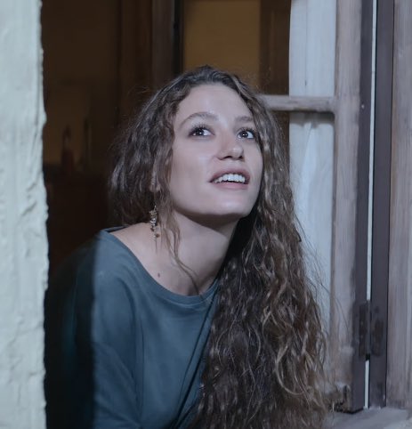 hiyesimtaskiran's tweet photo. 32) SERENAY SARIKAYA 20 OCAKTA YENİ DİZİSİYLE DÖNÜYOR !! https://t.co/5TJb5wmhXr