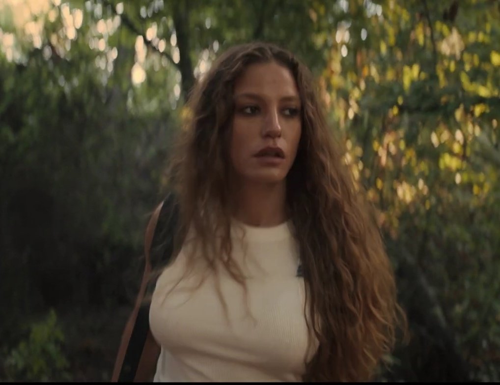 32) SERENAY SARIKAYA 20 OCAKTA YENİ DİZİSİYLE DÖNÜYOR !!