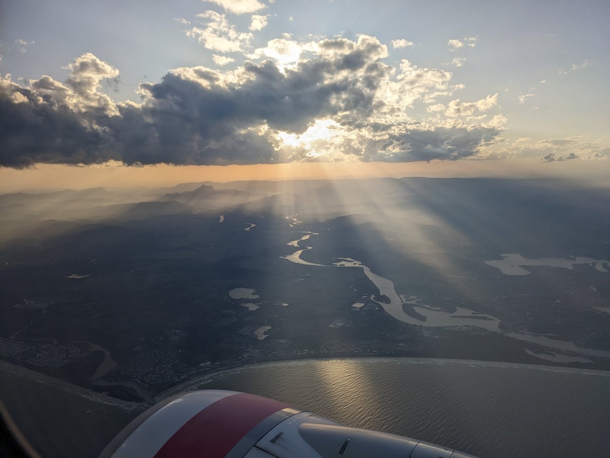 LiamMurphyAstro's tweet photo. Not a bad view from the @virginaustralia window leaving the Gold Coast

#sunset #cloudporn #sun #plane #flight #goldcoast #queensland #skyporn #coast #river #goldenhour #googlepixel #phonephotography #photography #sunsetphotography https://t.co/PWDMlyHhJ1
