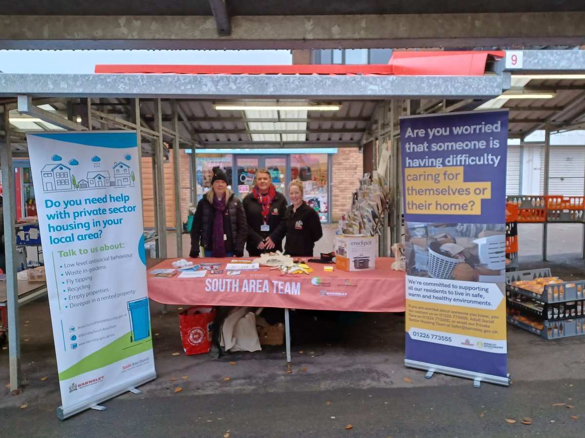 Officers from The Safer Neighbourhood Service at Barnsley Council are at Hoyland Market providing advice and information supporting Safeguarding Awareness Week.
#SafeguardingAwarenessWeek #BMBC #CommunityEngagement #BarnsleyIsBrill #SaferBarnsley