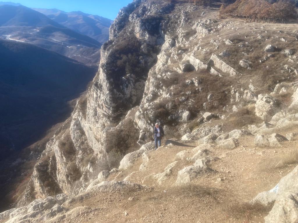 A few days ago, I examined the steep cliff that Azerbaijani special forces scaled in Nov 2020 in order to surprise the Armenian forces occupying Shusha. This was a brilliant and consequential military operation the heroic details of which have yet to be told.