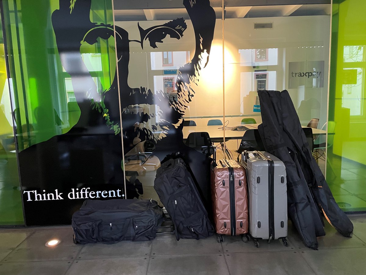 +++NEWS – NEWS – NEWS – TRAXPAY PACKT AUS+++
Die Koffer sind gepackt, der Messestand ist im Aufbau – UND WIR PACKEN NICHT NUR UNSERE KOFFER AUS! 
Im persönlichen Gespräch präsentieren wir Ihnen unser brandneues SCF 2.0.
Das Traxpay Team freut sich auf Ihren Besuch!