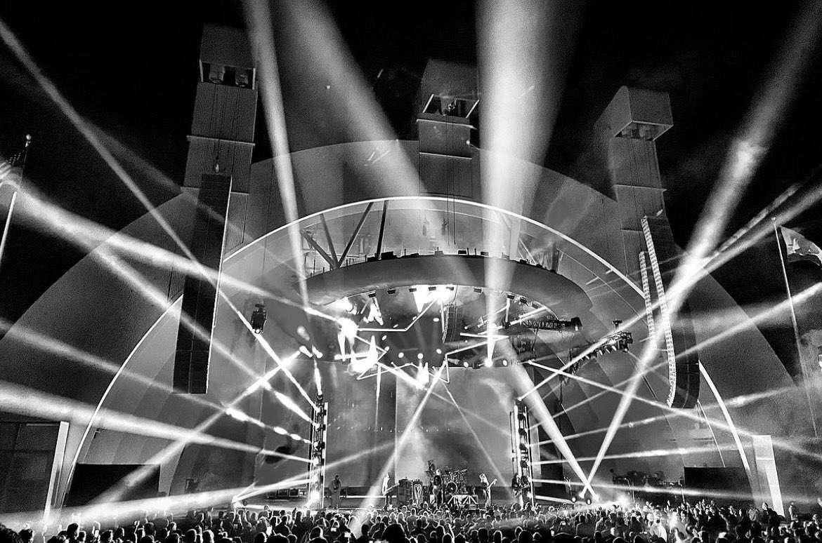 Jack_Bass_'s tweet photo. Still on a high from that last @SmashingPumpkin show at the @HollywoodBowl on Saturday night…
This really was a great tour - massive thanks & respect to all bands & respective crew!
#SpiritsOnFire #Tour https://t.co/l1ukQ5Rnmo