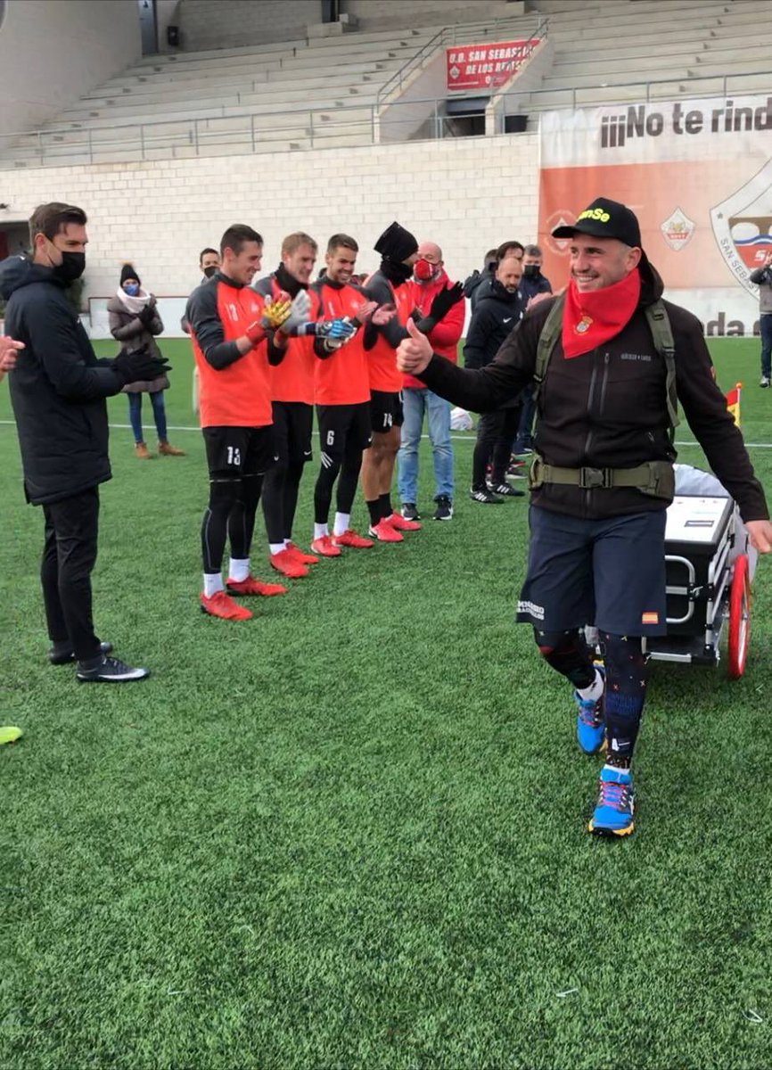 Patricia_hrm's tweet photo. 🔴 Mañana es el primer partido de España en #Qatar2022 y seguimos muy pendientes de Santiago Sánchez. Aún no hay novedades.

👉🏻 Su sueño era llegar hasta allí desde #SanSe con un mensaje solidario. Haremos todo el ruido posible y esperamos volver a saber de él muy pronto 🙏🏻 https://t.co/t0J0RTNBJs