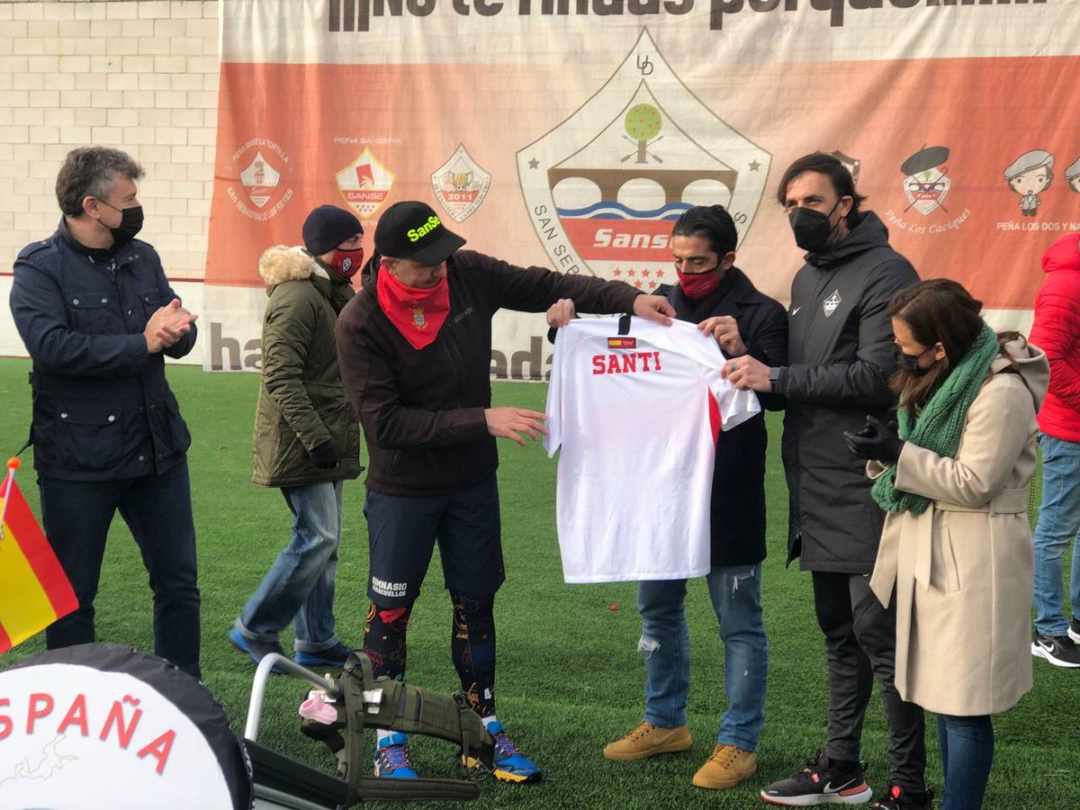 Patricia_hrm's tweet photo. 🔴 Mañana es el primer partido de España en #Qatar2022 y seguimos muy pendientes de Santiago Sánchez. Aún no hay novedades.

👉🏻 Su sueño era llegar hasta allí desde #SanSe con un mensaje solidario. Haremos todo el ruido posible y esperamos volver a saber de él muy pronto 🙏🏻 https://t.co/t0J0RTNBJs