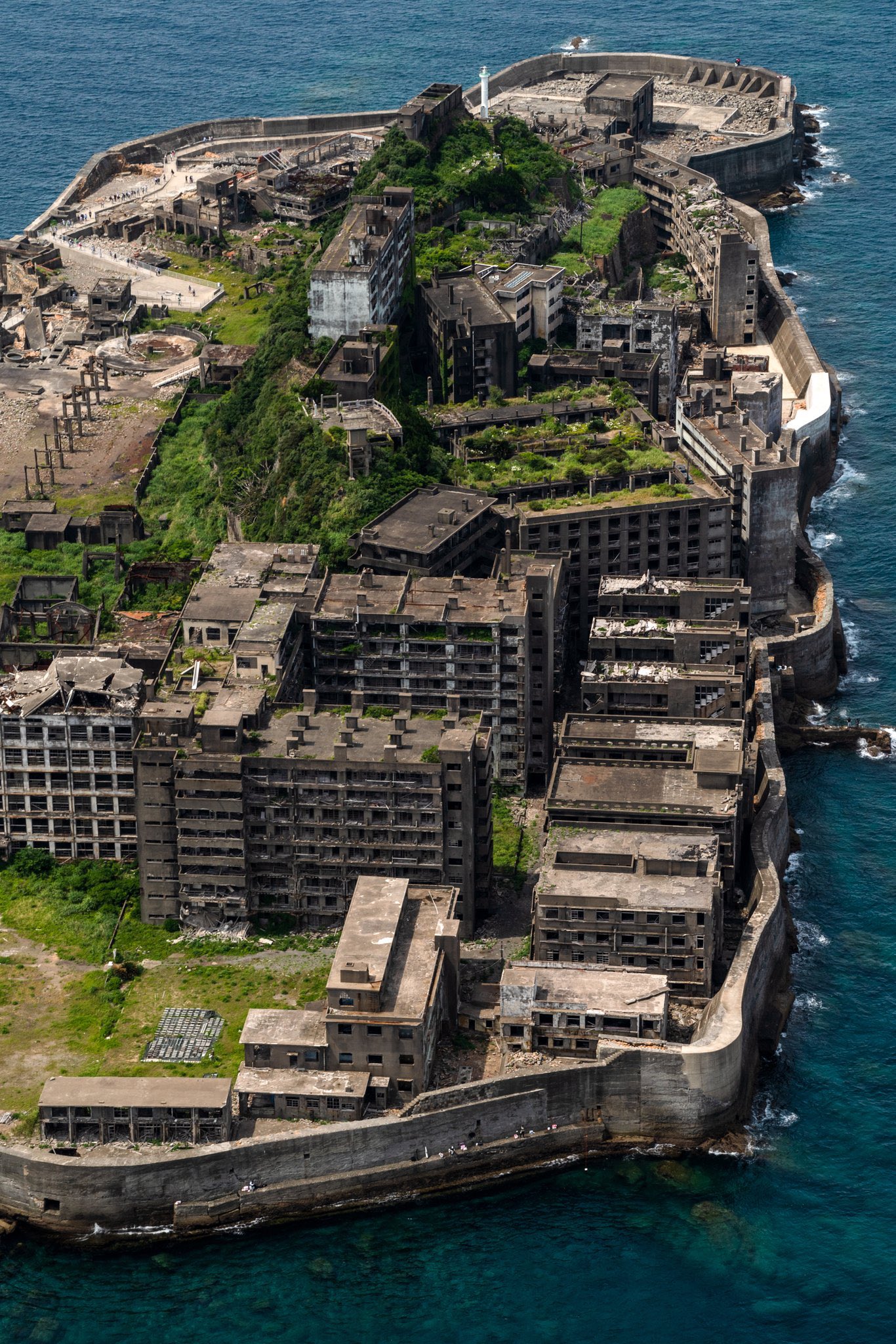 写真集 軍艦島 失われた時を求めて 限定1000部 廃墟写真集 軍艦島: 忘れられた島 | 浅谷 考耶 | 建築 | Kindle