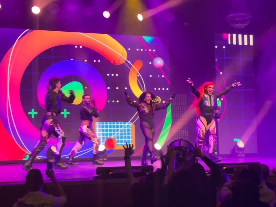 Arielrecrock's tweet photo. Esto fue un Regalo que os quisimos hacer para agradeceros el apoyo que tanto a mi como a mi sis @iamthekillerq  nos habéis dado SIEMPRE! No solo en dragrace. 
Sois nuestro motor y los que nos motiváis a seguir haciendo esto GRACIAS a @LocamenteF por dejarnos dar esta sorpresa! https://t.co/pbMqQHmvvz