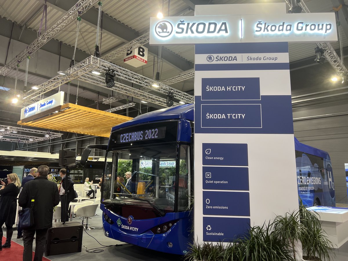 SkodaGroupCZ's tweet photo. Dneškem začíná 11. ročník veletrhu autobusů, hromadné dopravy, telematiky a servisní techniky #Czechbus, na který můžete do PVA EXPO PRAHA vyrazit do 24. listopadu. My zde představíme náš nový vodíkový autobus H'CITY. Těšíme se na shledání! https://t.co/Jo15omKtUx