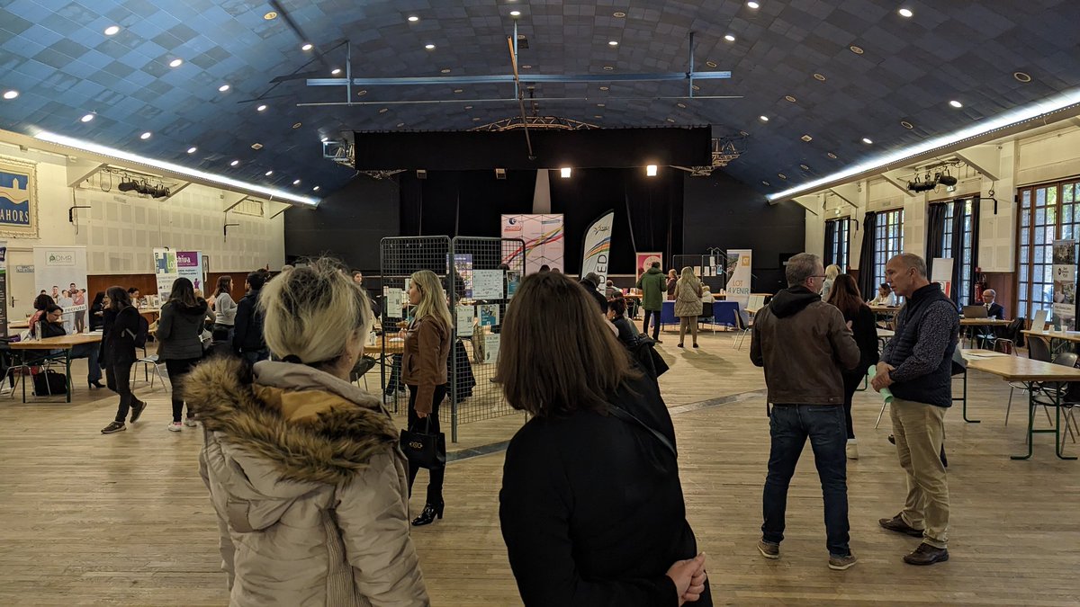 Métiers côté coulisses à #cahors 
Déjà + de 130  visiteurs accueillis par les entreprises qui proposent de découvrir  #metiers  et #secteurs 
et par  les équipes @Poleemploi_oc de #Cahors 
#TousMobilises 
<a href="/Semis90158590/">Brice SEMIS</a> <a href="/gerald_capel/">Gerald CAPEL</a> @Ch_Alrivie <a href="/JalbertOlivier/">JALBERT</a>