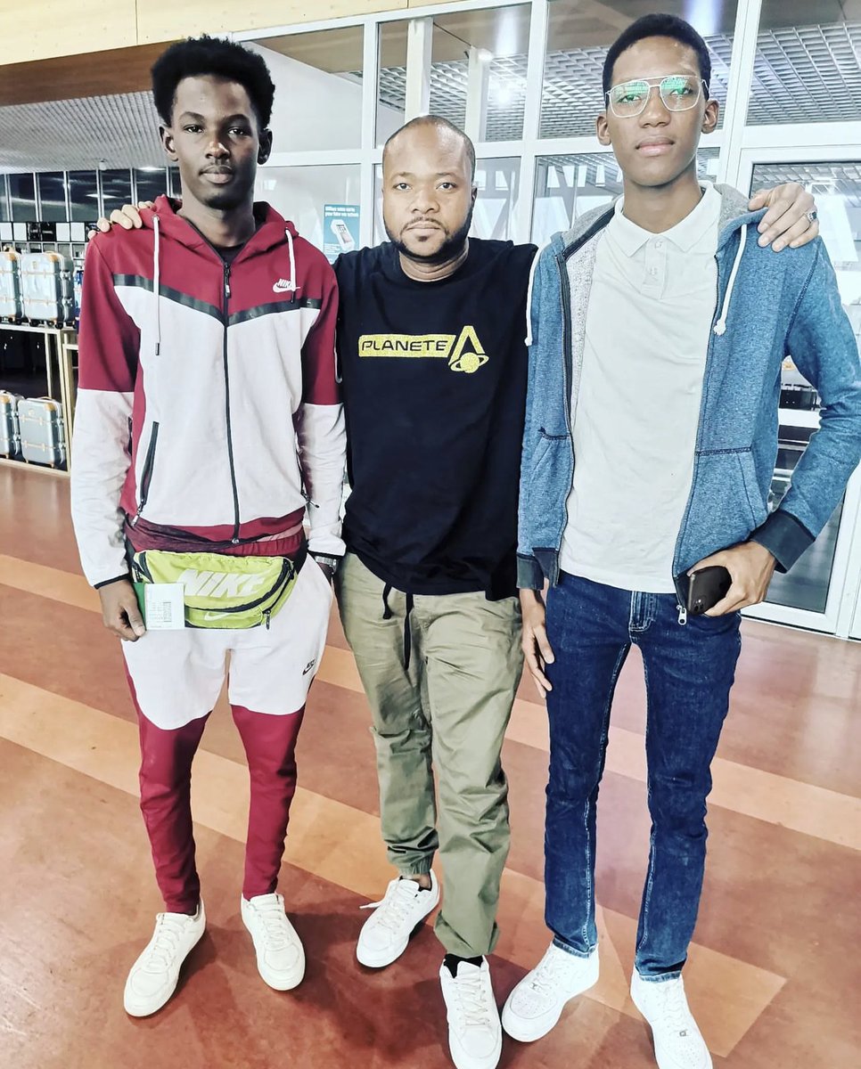 Les joueurs du Burkina Faso, du Tchad, du Niger et du Mali sont en route pour la Grande Finale #FIFA22 des #SahelEsports Champions qui se jouera demain à Dakar au Sénégal ! ⚽

Avez-vous déjà des favoris ? 🤔