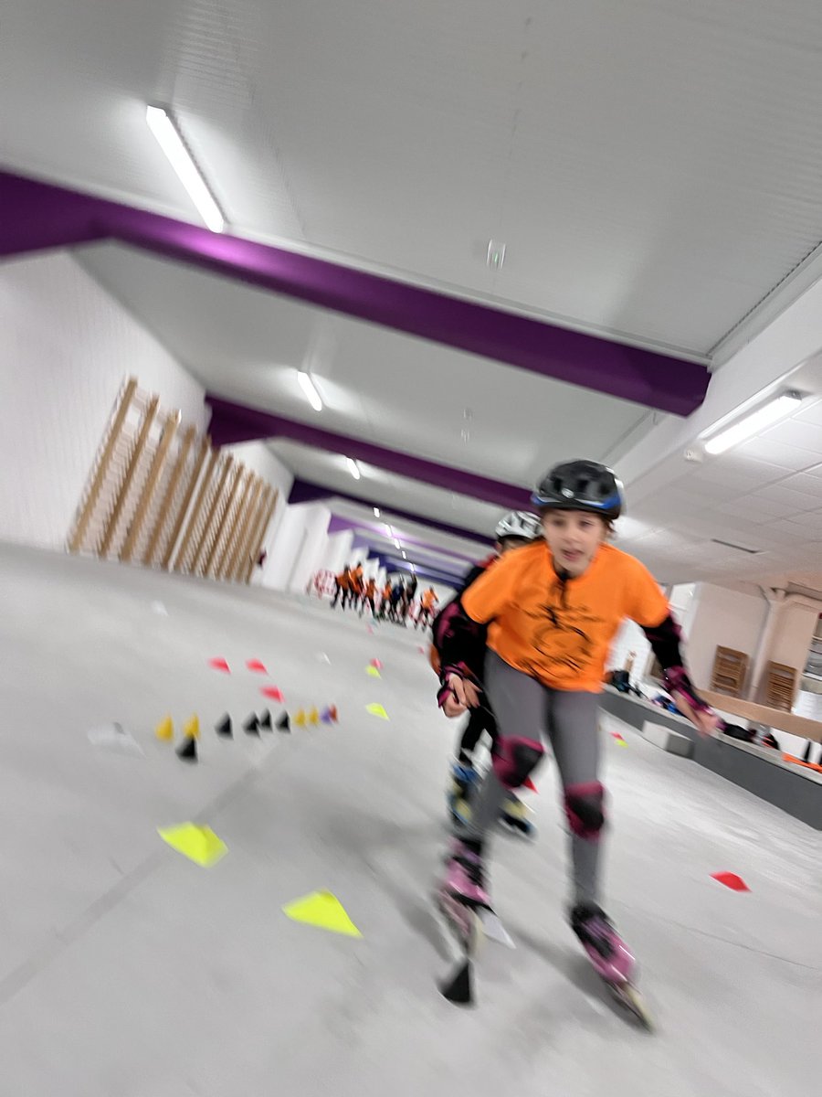 Jugando y divirtiéndose, pero a TODA VELOCIDAD así es que se aprende a patinar <a href="/abelcaballero/">Abel Caballero</a> <a href="/consellocultura/">Consello da Cultura Galega</a> <a href="/depo_es/">Deputación Pontevedra</a> <a href="/gorkavigo/">Gorka Gómez</a> <a href="/Xunta/">Xunta de Galicia</a> <a href="/deportegob/">CSD</a>