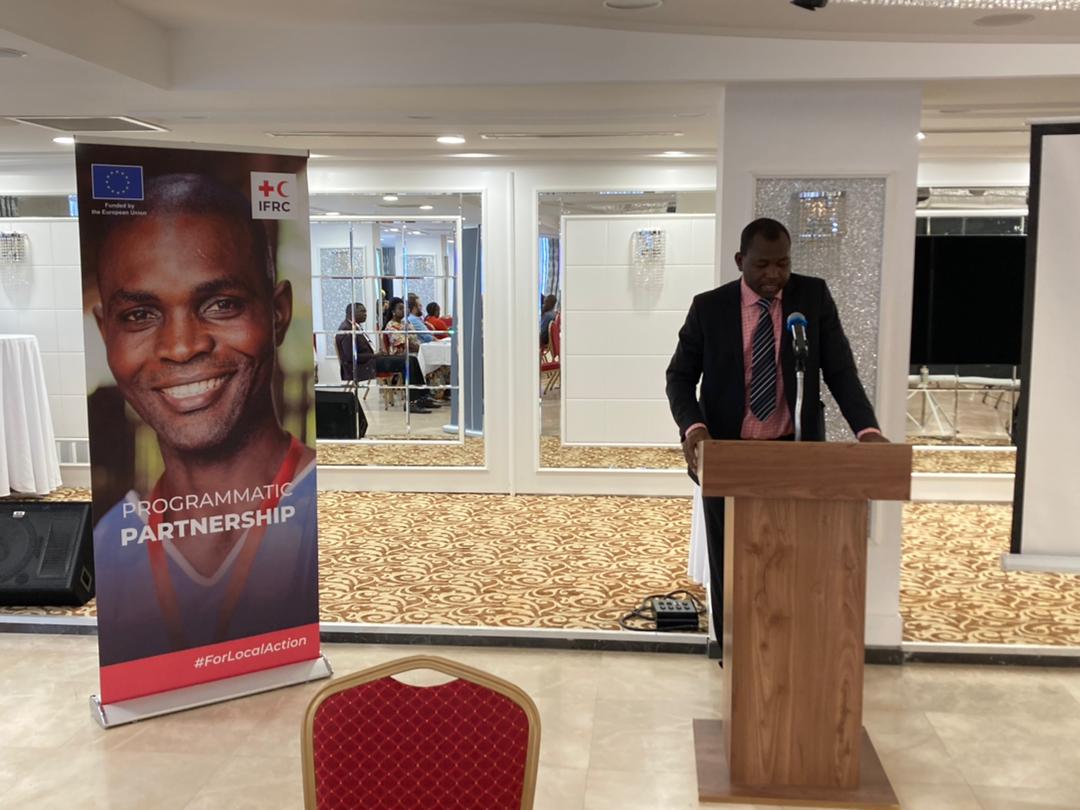 AdeshTripathee's tweet photo. From 22-24/11 @CroixRougeCam & @IFRC are hosting the #ECHOPP regional finance training. 12 Red Cross and Red Crescent NS meeting in #Yaounde to develop skills needed for the successful implementation of the project in the different countries. Thanks to @ECHO_WAfrica https://t.co/aUd7hC0JWU