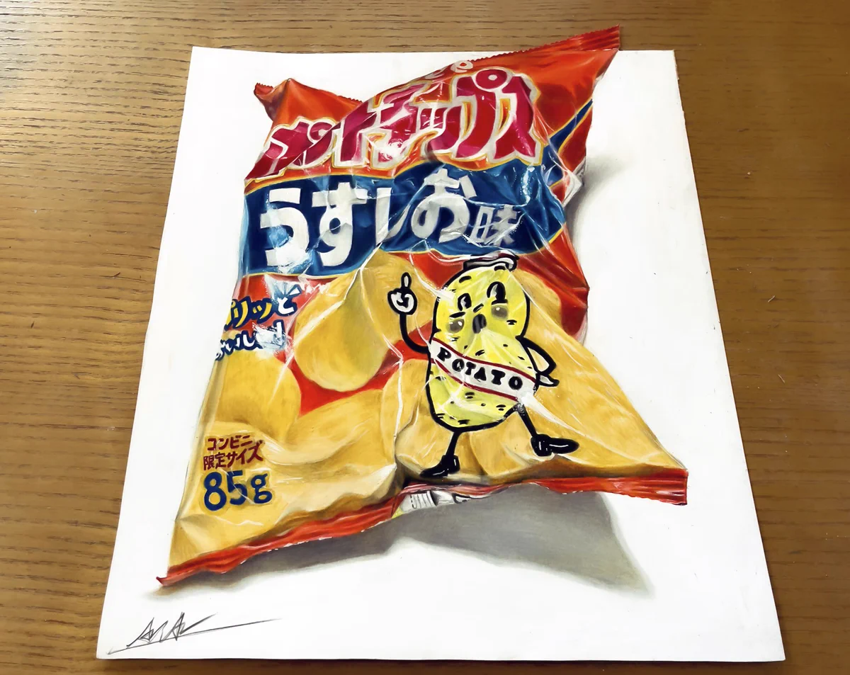 白紙の上に置いただけじゃないの？本物と見間違うポテチ！