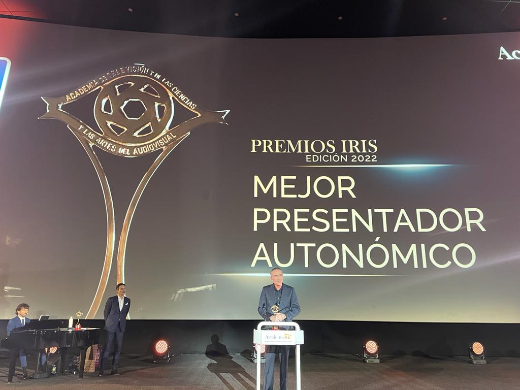 Mencarisa_'s tweet photo. Qué noche más bonita ayer para 
@canalsur en los @PremiosIris de la @academia_tv #JuanYmedio 
@LATARDE_RTVA @desafioarticocs @Lapa_prod
 @maratondog @Juandemellado
 @nacholagos1
 #MásAndalucíaMásCanalSur https://t.co/8QsHCjFoic