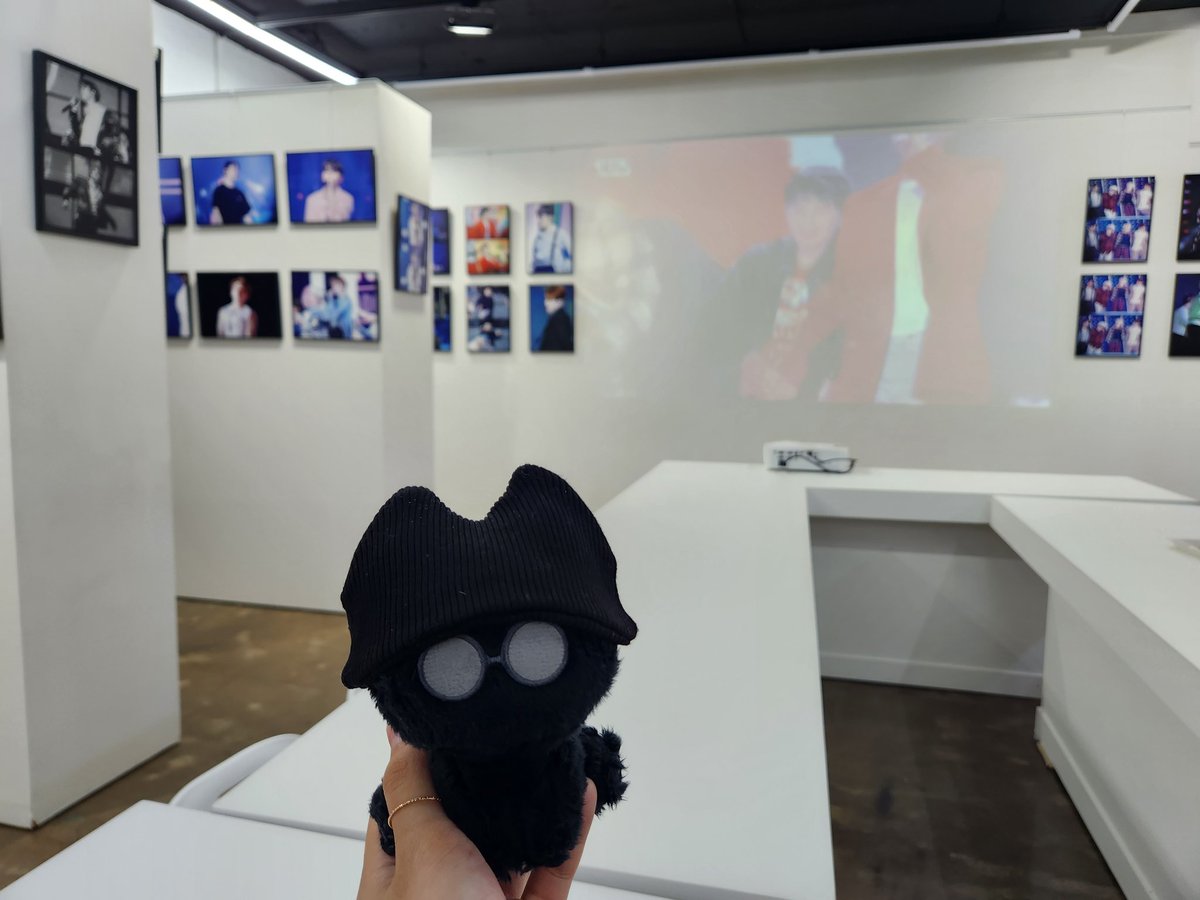 wonbo1_0717's tweet photo. 📍카페 바이아스 (@Sameday_1122)

우지의 우아한 순간이 가득한 곳 ς(>‿<.)

#Happy_WOOZI_Day
#우리지훈이_태어나줘서고마워_생일축하해 https://t.co/9S2Vy1cSrh
