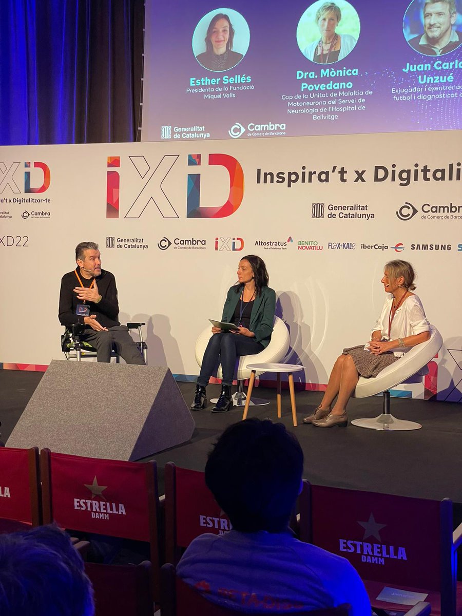 CambraBCN's tweet photo. Quins reptes té el món de la salut amb les TIC?
▶️ Ho debaten E.Sellés (@fmiquelvalls), M.Povedano (@hbellvitge) i @JCUnzue (@FCBarcelona)
🗣️ La tecnologia ha de ser un complement clau per millorar l'eficiència del servei, però sense oblidar la part humana i l'empatia
#IXD22 https://t.co/cmW2QWebAw