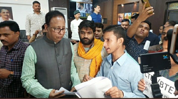 Ravinalanda90's tweet photo. @sanjayjaiswalMP #ThankYouSanjayJaiswal
#ThankYouSanjayJaiswal
#ThankYouSanjayJaiswal
@BJP4Bihar
#primary_notification https://t.co/udoBrJa3Pi