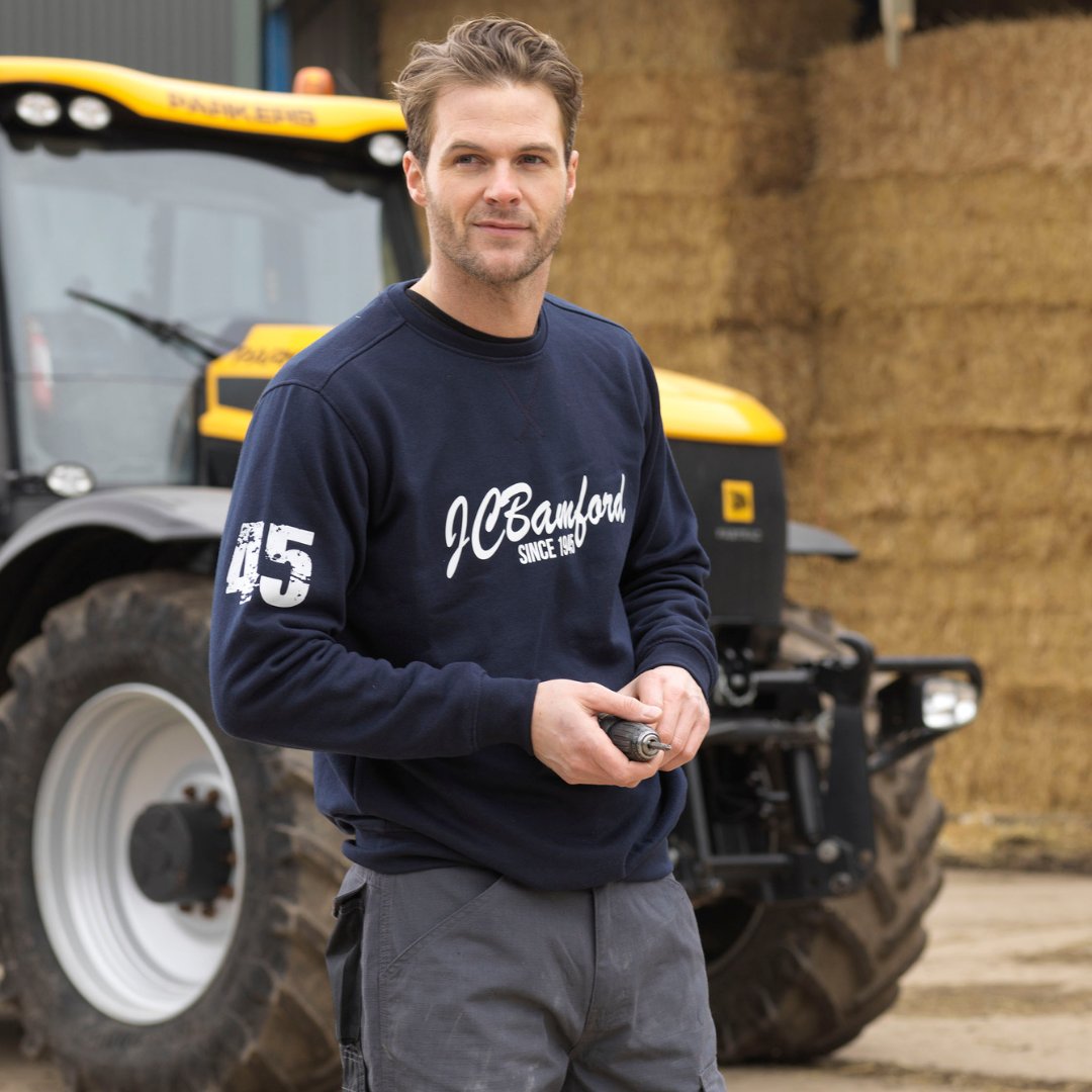 workweargurus's tweet photo. A great choice if you're after a versatile garment for both on and off the job is to get a work jumper.

This warm workwear has proven a popular choice in winter months, and looks great practically everywhere.

View our range:
https://t.co/tOfZxZjR9I
#workwear #jumper #sweater https://t.co/P91ffXkU0c