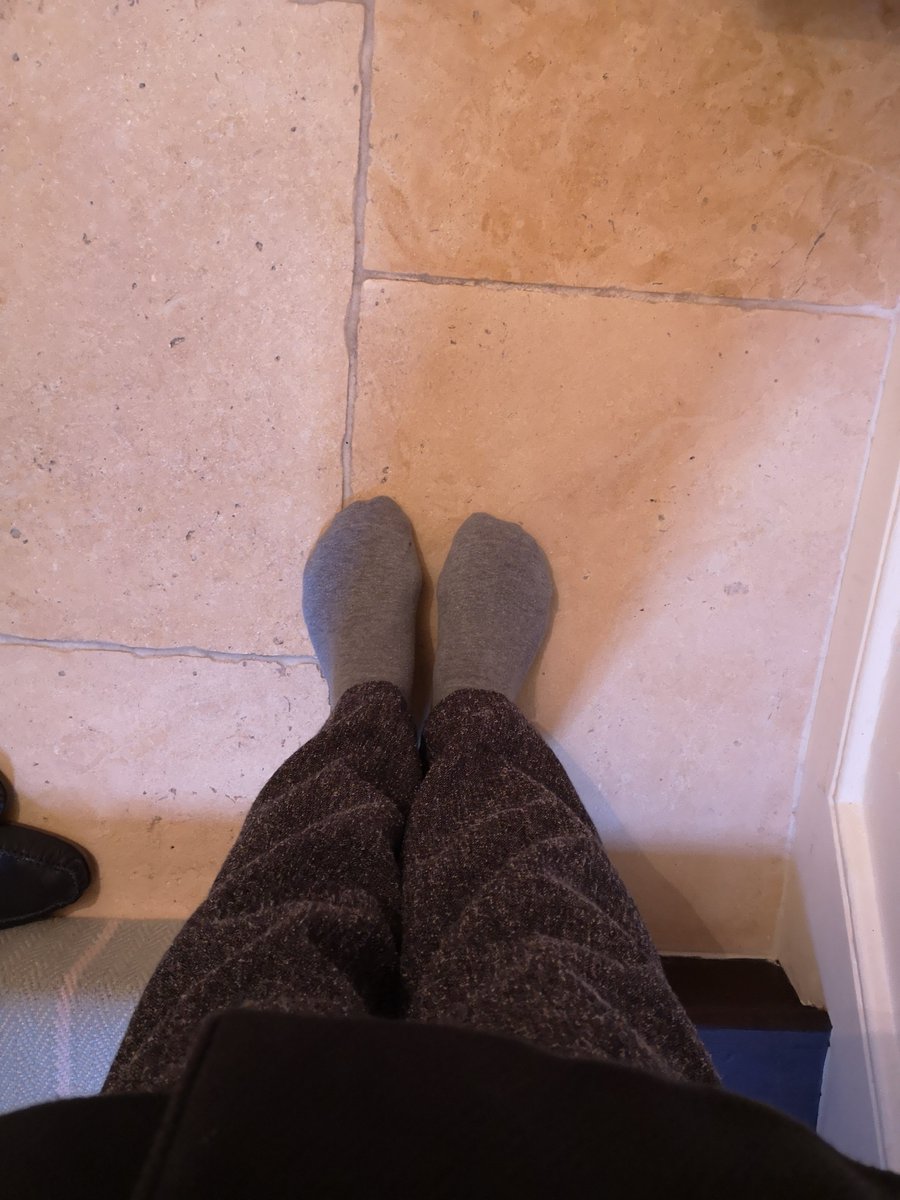 Off to Ilmington, one of our favourite places. I've given in - today I'm wearing socks. The two things are not necessarily connected. #winterwoolies #cotswolds