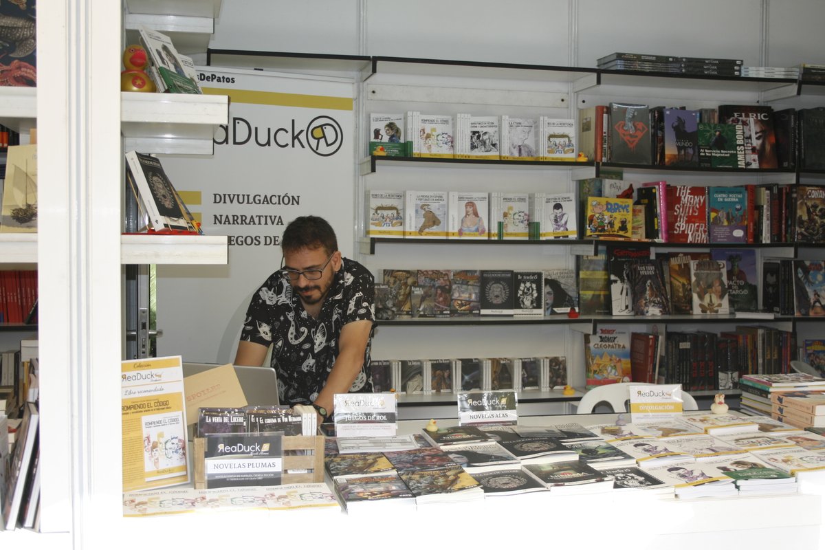 unisevilla's tweet photo. 🦆¿Conoces @readuck? Es una original editorial independiente que se ha sumado a la lista de Empresas Basadas en el Conocimiento de la US 

🗣️ @ireraybra, profesora US y una de las creadoras, nos cuenta más sobre este proyecto en la #RevistaUS ➡ https://t.co/c1vWr3ELAw https://t.co/cvR2M373br