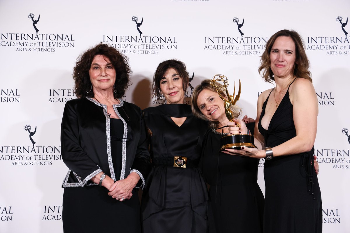 👏👏 Toutes nos félicitations à <a href="/annepoiret/">anne poiret</a> pour son International Emmy Award (<a href="/iemmys/">International Emmy Awards</a>) reçu dans la catégorie "Meilleur #documentaire" avec "#EnfantsDeDaech, les damnés de la Terre"

Magnifique parcours pour celle qui a reçu en 2007 le prestigieux Prix Albert Londres !