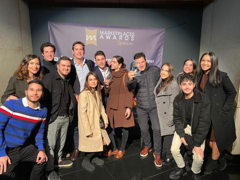 SomosMIOGroup's tweet photo. El 18 de noviembre una de las empresas del grupo, @Dendary obtuvo 2 #MarketplacesAwards, uno de ellos como empresa revelación en #marketplace con @PadelNuestro.

Orgullosos de nuestros expertos en #comercioelectrónico y @Amazon. Orgullosos del equipo #Dendary.

#SomosMioGroup https://t.co/OX14J8cnsy