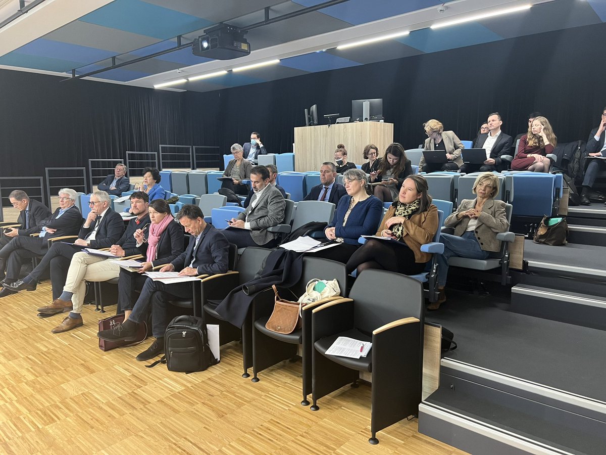 IntercoDeFrance's tweet photo. 🤝 Réunion du conseil d’administration d’Intercommunalités de France à Paris

✅ Au menu des échanges : retour sur la convention de Bordeaux, présentation du nouveau site Internet, et des échanges nourris sur le projet de loi Énergies renouvelables https://t.co/ifjSpPqCJx