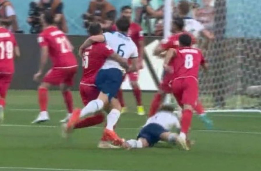 Footballtweet's tweet photo. VAR. 🙃 https://t.co/TRpngTT1uq