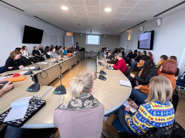 Forte audience à la conférence sur les dispositifs d'aides animée par @poleemploi_GE et la <a href="/regiongrandest/">Région Grand Est</a>. Venez assister à la prochaine à 11h30 Testez votre activité ! Forum de la #création #reprise #entreprise au parc des expositions de #Mulhouse