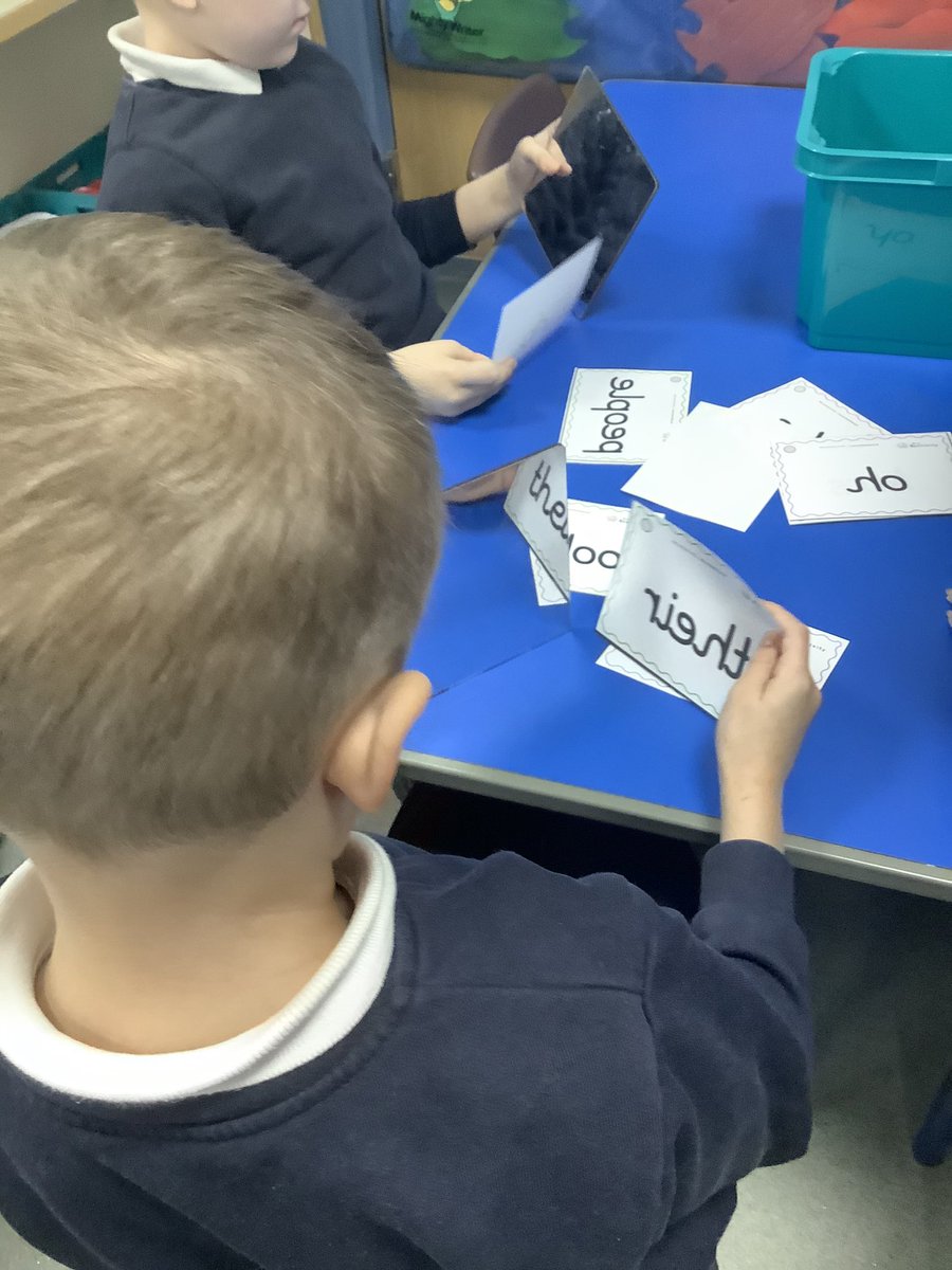 BandBschool's tweet photo. Oops! Miss Catterall printed our tricky words backwards! 🤦‍♀️ Team Aire are using mirrors to reflect the words and read them correctly. #BandBEarlyReading #BandBSTEM #BandBAire @MrsMactivity @eboractrust https://t.co/lQ825D5fKO