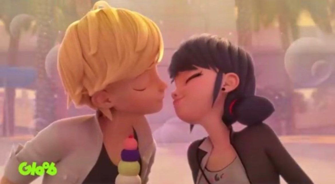 SquadPapillon's tweet photo. ainda sem acreditar que adrinette está literalmente NAMORANDO depois de todos esses anos 

sem perda de memória, sem volta no tempo, sem o fim do mundo... apenas os dois se amando >CANON< NA LINHA TEMPORAL PRINCIPAL #MLBS5Spoilers https://t.co/Mgr7dibkWJ