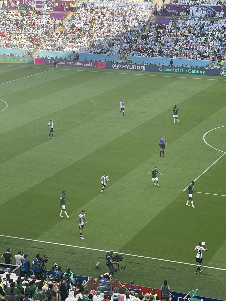 vika7's tweet photo. Been my life dream to see Messi play for 🇦🇷 #WorldCup2022 https://t.co/xltYaztFAR
