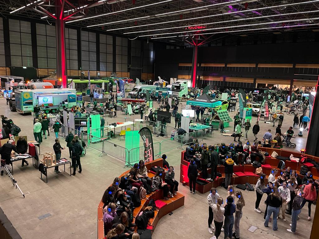 Techniekbeurs Tech to the Future is begonnen. Bedrijven en overheidsinstellingen laten zien wat ze in huis hebben op het gebied van en met techniek. Op woensdag 23 november tussen 12.30 en 16.30 uur is de beurs toegankelijk voor iedereen. Meer info 👉 lnkd.in/eDjUQW4V