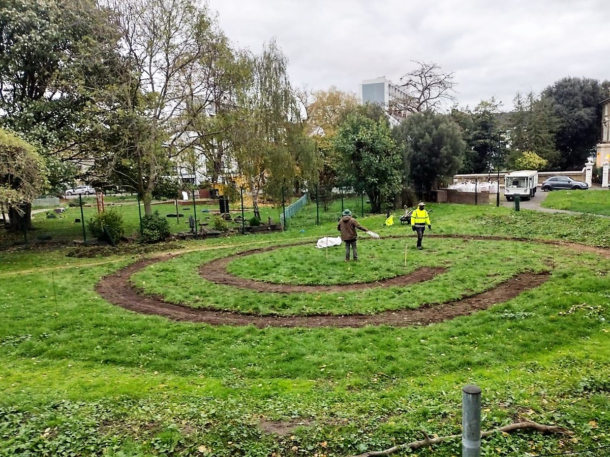 Our work on the new #Brixton #landmark lavender #maze for #kids (and #insects!🐝) of all ages😉is well under way today at Max Roach Park. Volunteers welcome -get in touch! This aMAZING project is funded by @BrixtonBID. #volunteers @LondonNPC @EnviroLambeth @CleanAirLondon