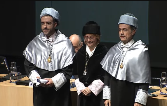 UJIuniversitat's tweet photo. És el moment de la investidura de nous doctors i doctores. La Secretària General crida a l'estudiantat que ha finalitzat els seus estudis i investigacions en els cursos 19-20 i 20-21. Enhorabona! #SomUJI https://t.co/YSRXp8z8MI