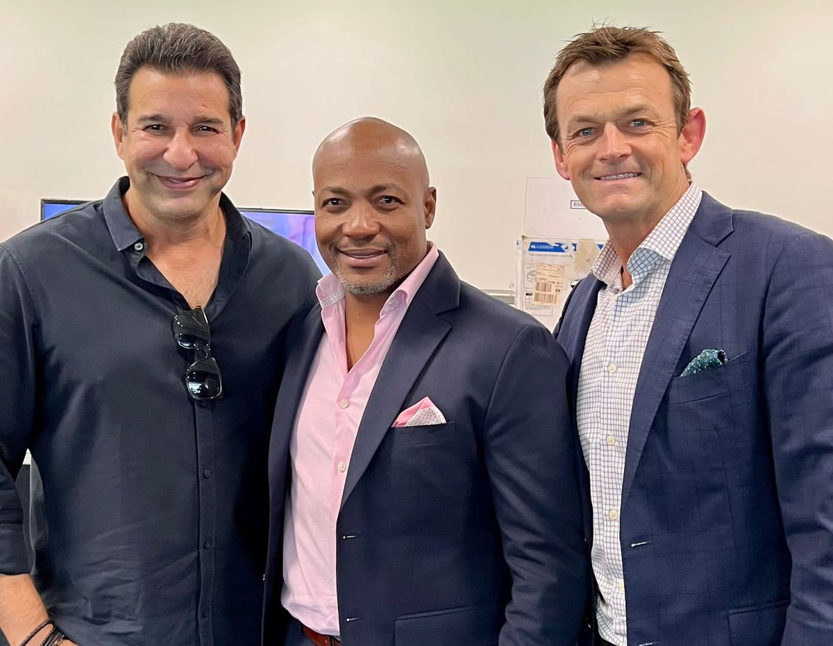 Great to catch up with legends of the game @BrianLara & @gilly381 at the MCG with @foxcricket ! In my book #sultanbywasimakram These guys were the best of the best #Wasimakram #adamgilchrist #Brianlara #AusVEng #Melbourne #Australia #MelbourneWeather #ItsstillCold