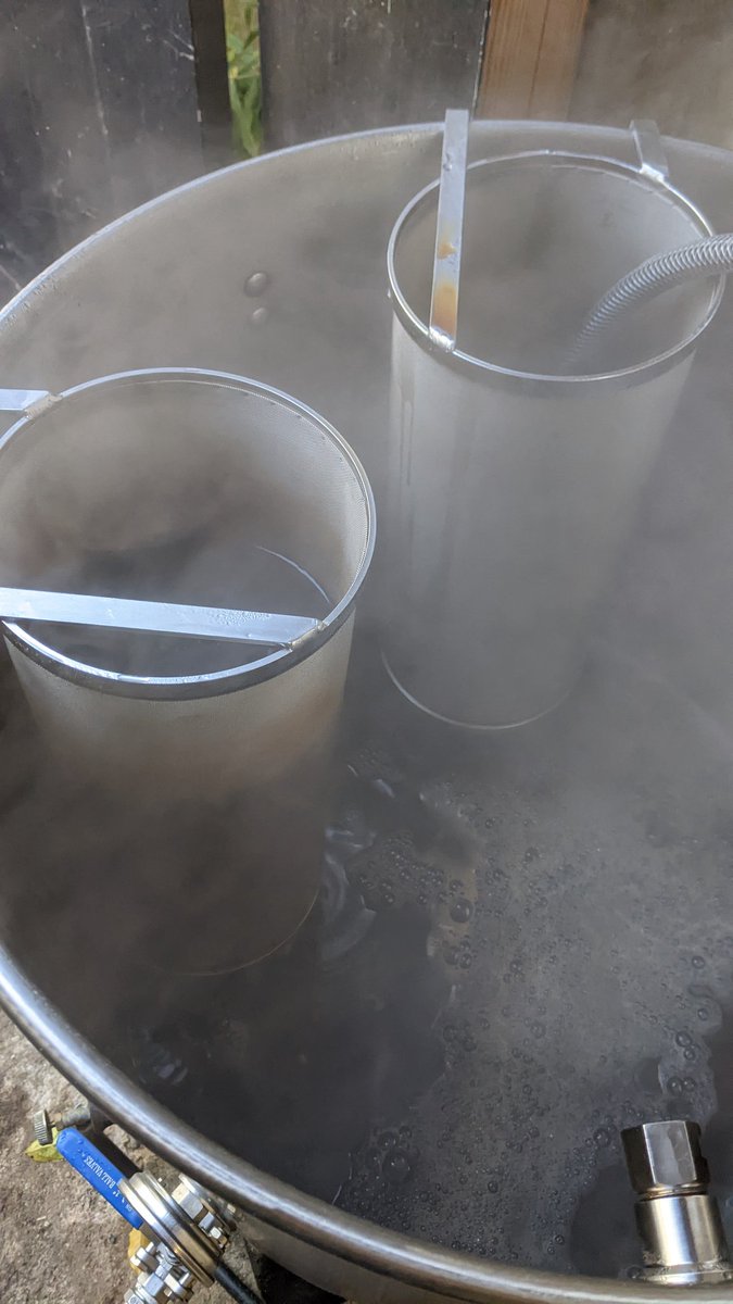 Xmas beer is so thick that it is just sitting in the filter refusing to move into the kettle 😂