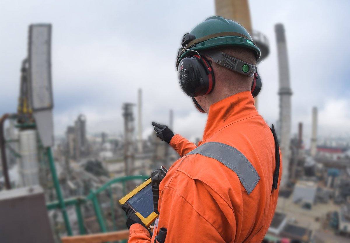 ZynQ360's tweet photo. A Lead from our Capture team updating the Digital Twin of a client's asset in the Netherlands using our custom equipment &amp; expert capture methods.
It's a busy Q4 so far, with our Capture teams executing projects in England, the Netherlands, Belgium, &amp; Australia.

#oilgas #zynq360 https://t.co/YFd5AHg8Oa