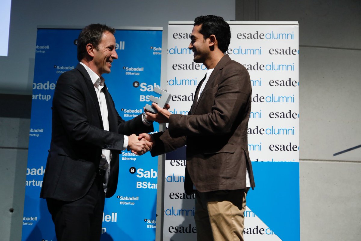 ESADEAlumni's tweet image. Recoge el Premio #EsadeAlumni &amp;amp; @BancoSabadell a la Mejor Startup 2022, Tarun Thomas George, Co-founder de @cavliwireless ¡Enhorabuena! 👏
🙏 ¡Muchas gracias a todos/as por acompañarnos hoy en el #EAStartupDay! @BStartup