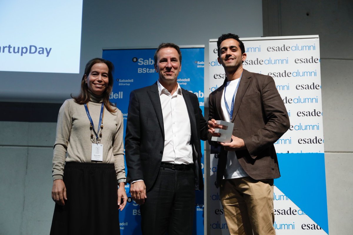 ESADEAlumni's tweet image. Recoge el Premio #EsadeAlumni &amp;amp; @BancoSabadell a la Mejor Startup 2022, Tarun Thomas George, Co-founder de @cavliwireless ¡Enhorabuena! 👏
🙏 ¡Muchas gracias a todos/as por acompañarnos hoy en el #EAStartupDay! @BStartup