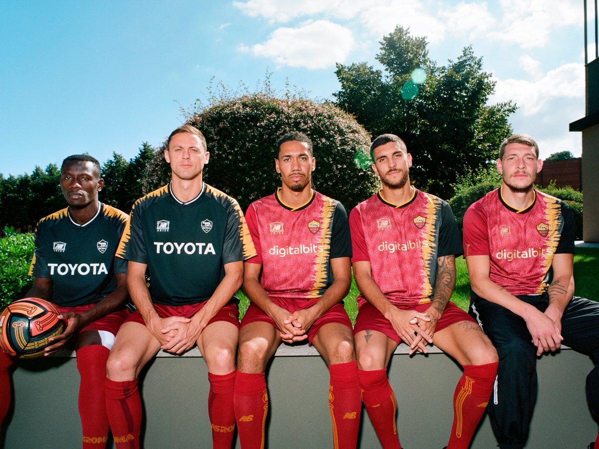 newbalanceES's tweet photo. Historias que determinan el futuro.

Ya disponible la colaboración x Aries de @newbalance
 x @OfficialASRoma

#NBFootball @NBFootball https://t.co/46tnWaqFM8