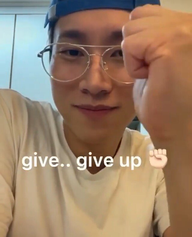 justsilverlei_'s tweet photo. @inzaine1008 HAVE A NICE DAY EUNKWANG
#OurSunshineSilverlightDay
#따사로운_햇살_은광아_생일축하해 https://t.co/Vn4v5iaehF