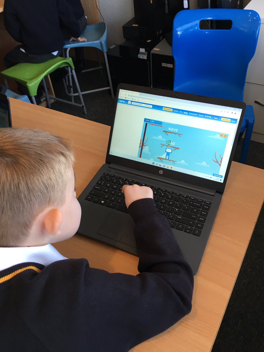 stmichaelscps's tweet photo. Year 2 practising our keyboards skills by typing words on Keyboard Jump #StMCPComp https://t.co/IVtmUt0ovP